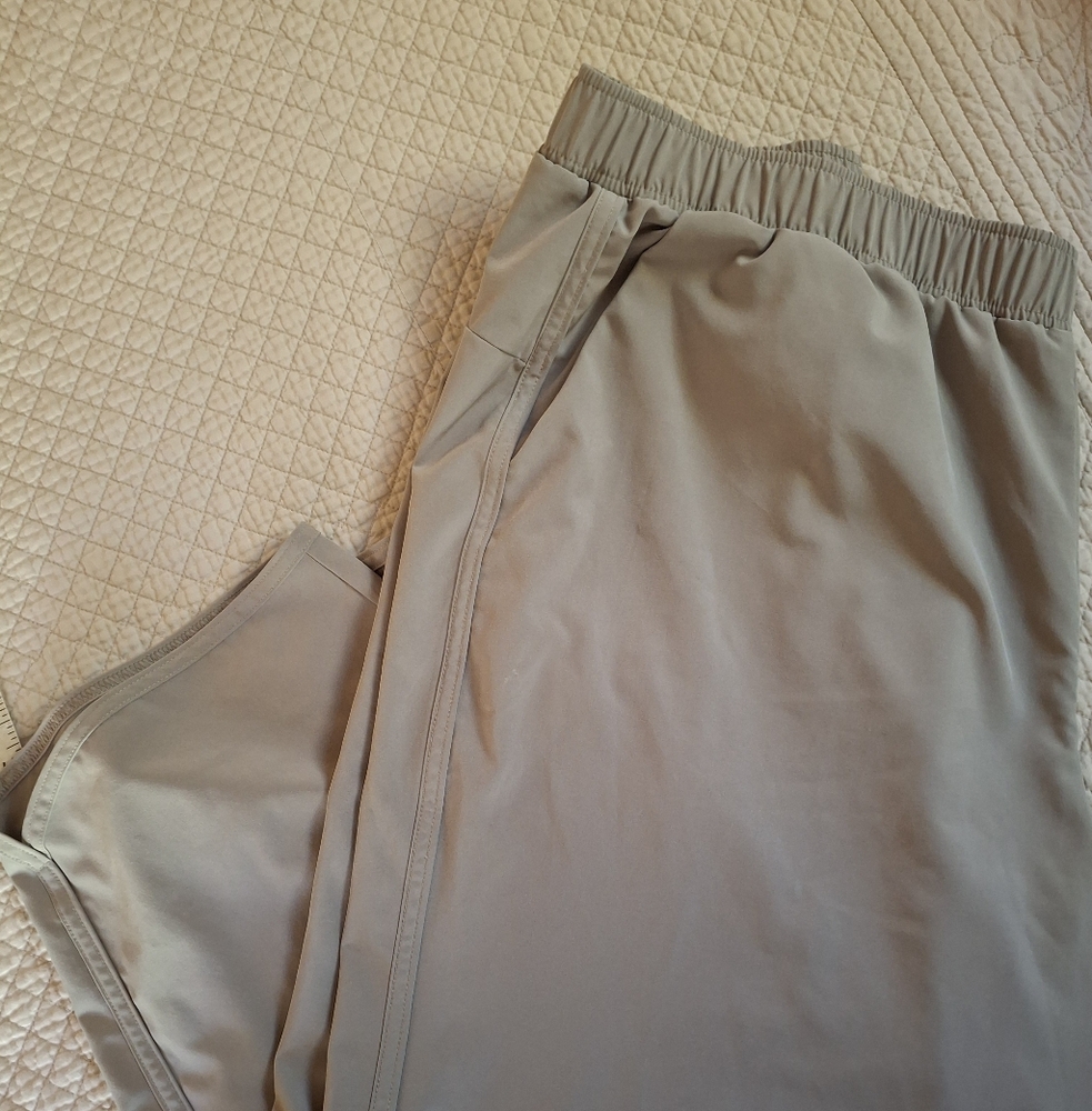 RBX Women's Tan Capris